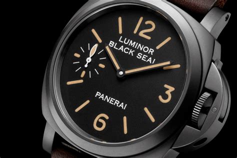 panerai luminor blacksteel|panerai radium based paint.